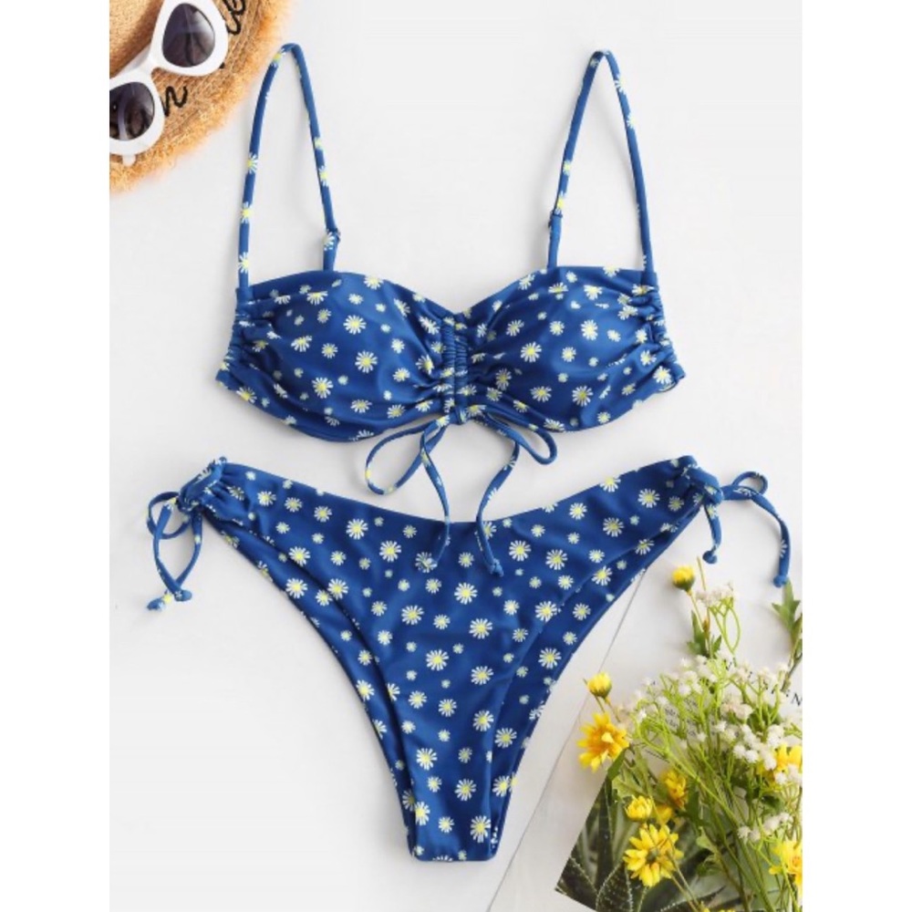 ZAFUL blue floral daisy bathing suit top
